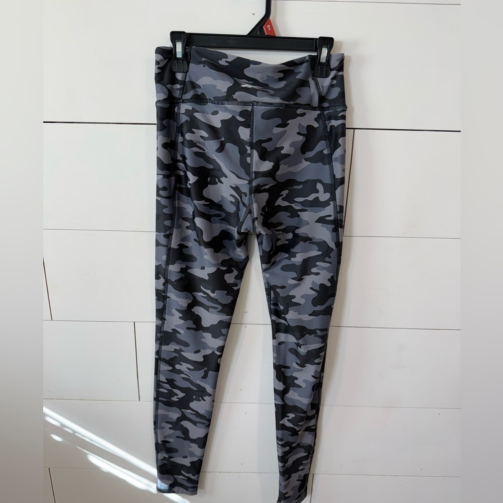 Womens's Reebok Camo Leggings